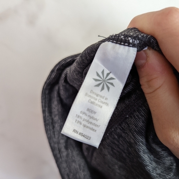 Athleta Leggings Crop Size XXS Gray Black Salutation Stash Pocket 24 Mid Rise - Picture 12 of 12